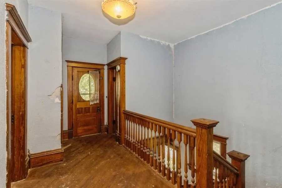 1915 in Wellman, IA Old House Dreams