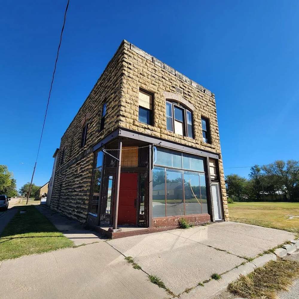 1916 in Bunker Hill, KS Old House Dreams
