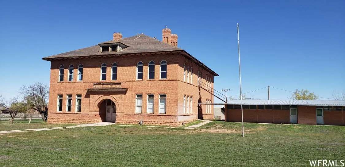 1903 School in Kanosh, UT Old House Dreams