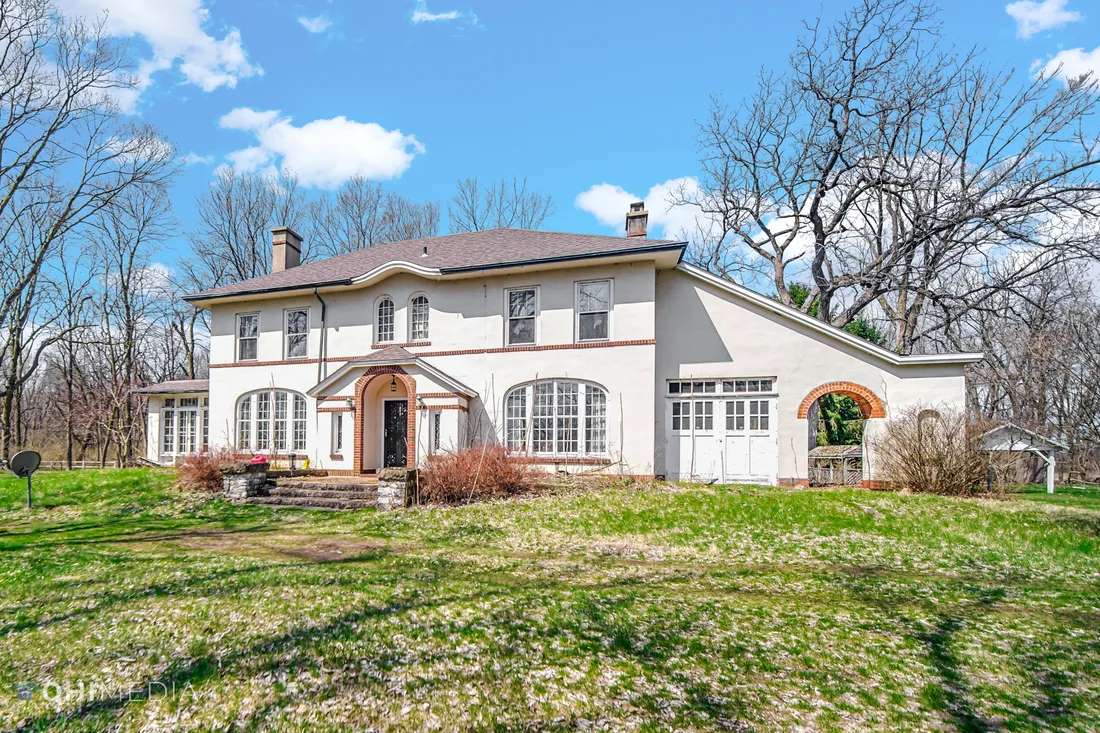 1923 in Momence, IL Old House Dreams