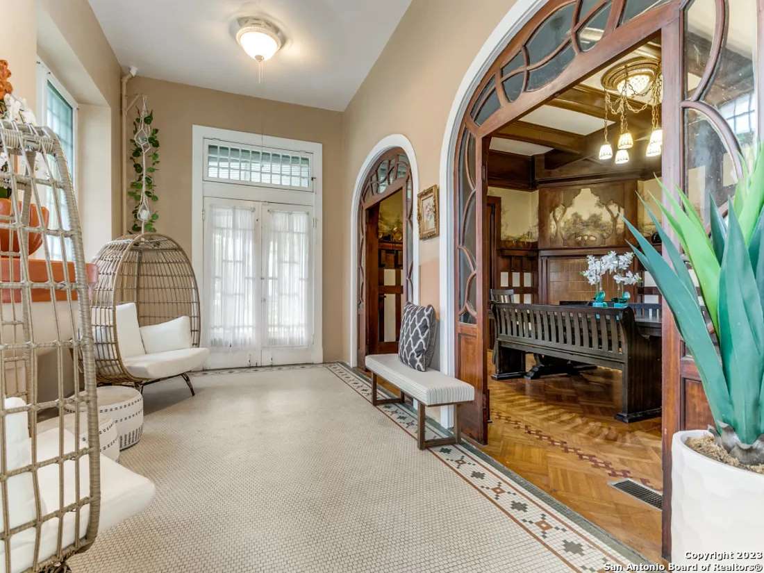 Tour a Historic Charleston Residence Designed by Jayne Design Studio, image size:1100x825