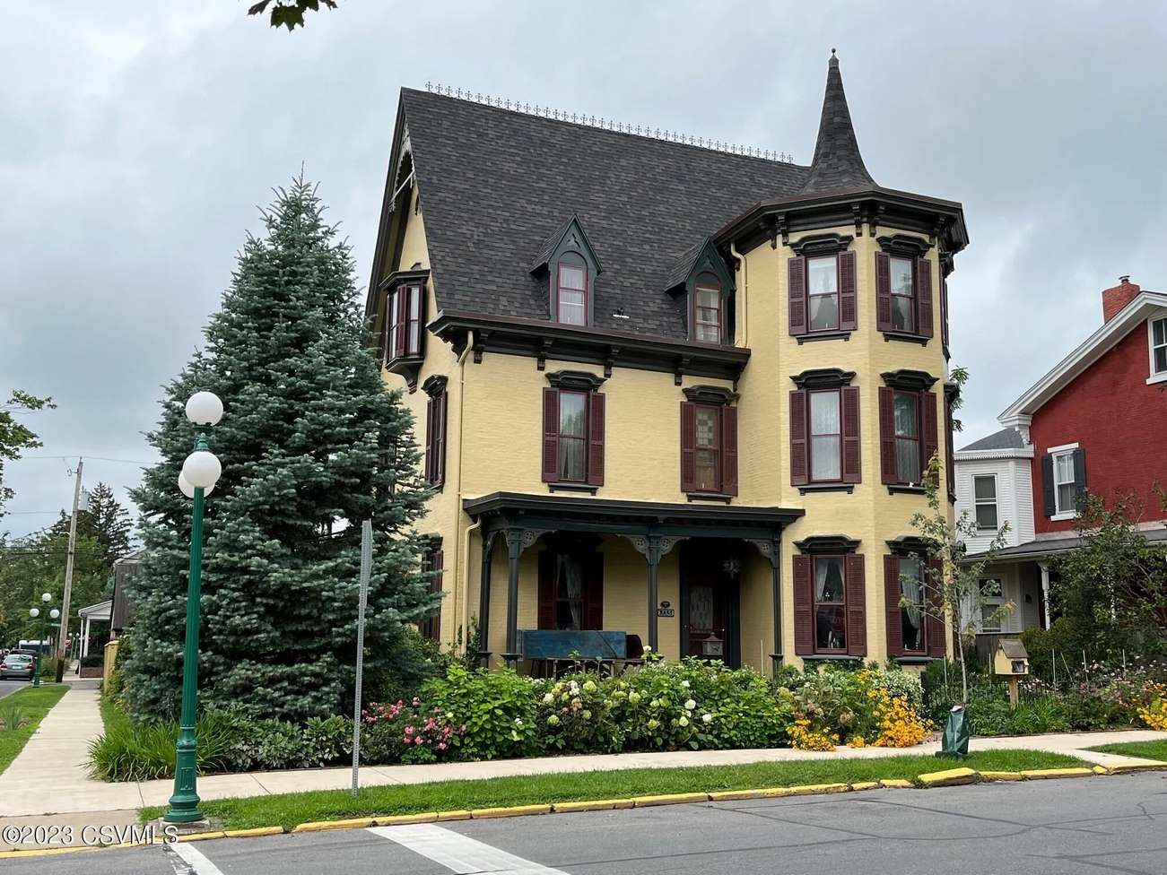 Gothic Revival houses for sale. Old House Dreams