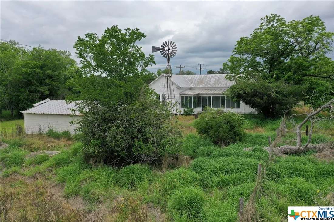 c. 1900 in Yorktown, TX Old House Dreams