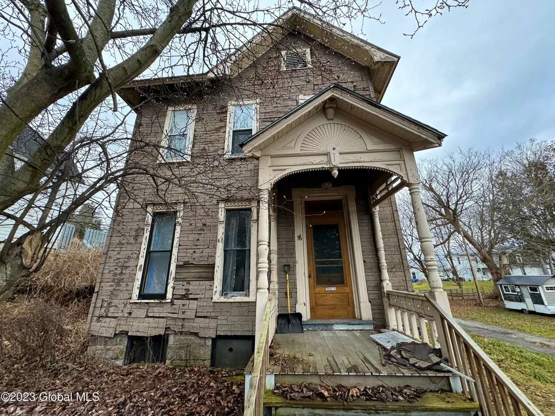 Stick Victorian houses for sale. - Old House Dreams