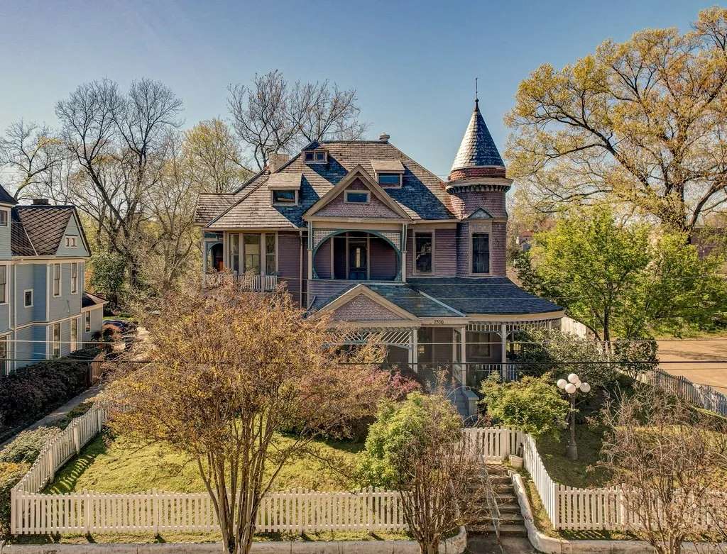 Private: c. 1900 Queen Anne in Vicksburg, MS