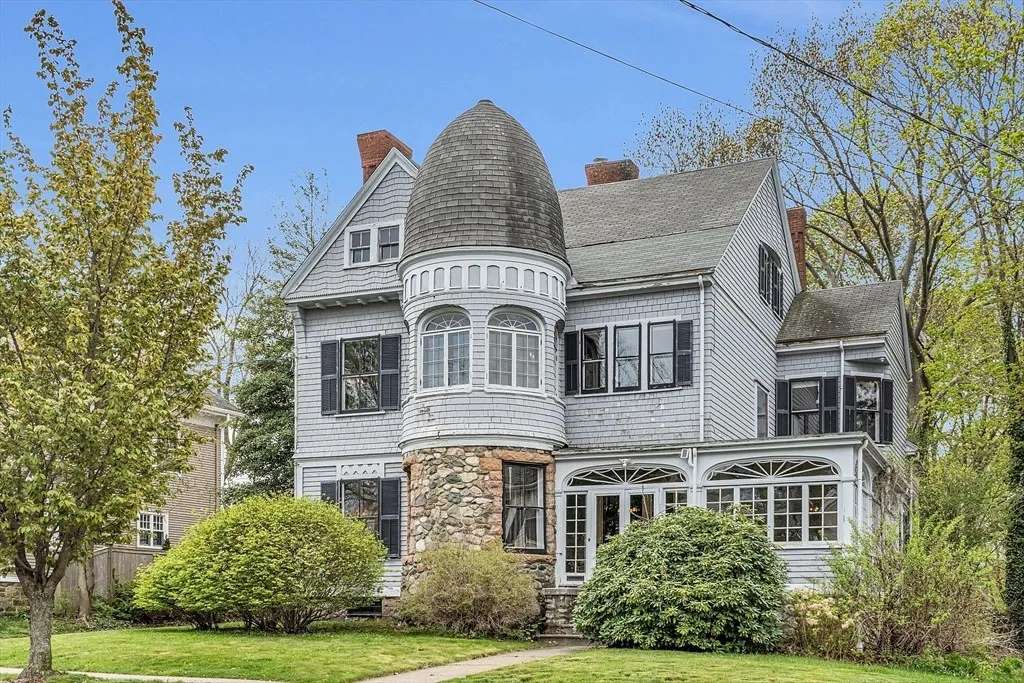 Private: 1889 in Melrose, MA