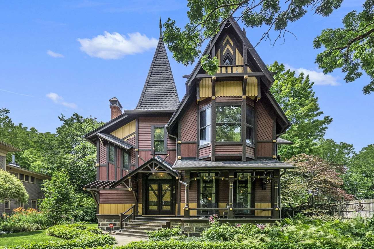 Stick Victorian houses for sale. - Old House Dreams