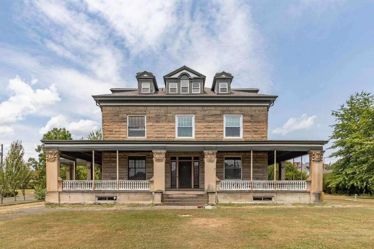 Waynesburg, PA - Old House Dreams
