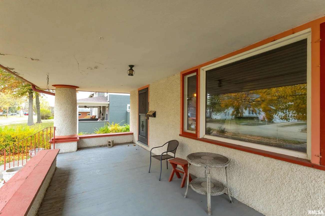 1914 Prairie in DeWitt, IA Old House Dreams