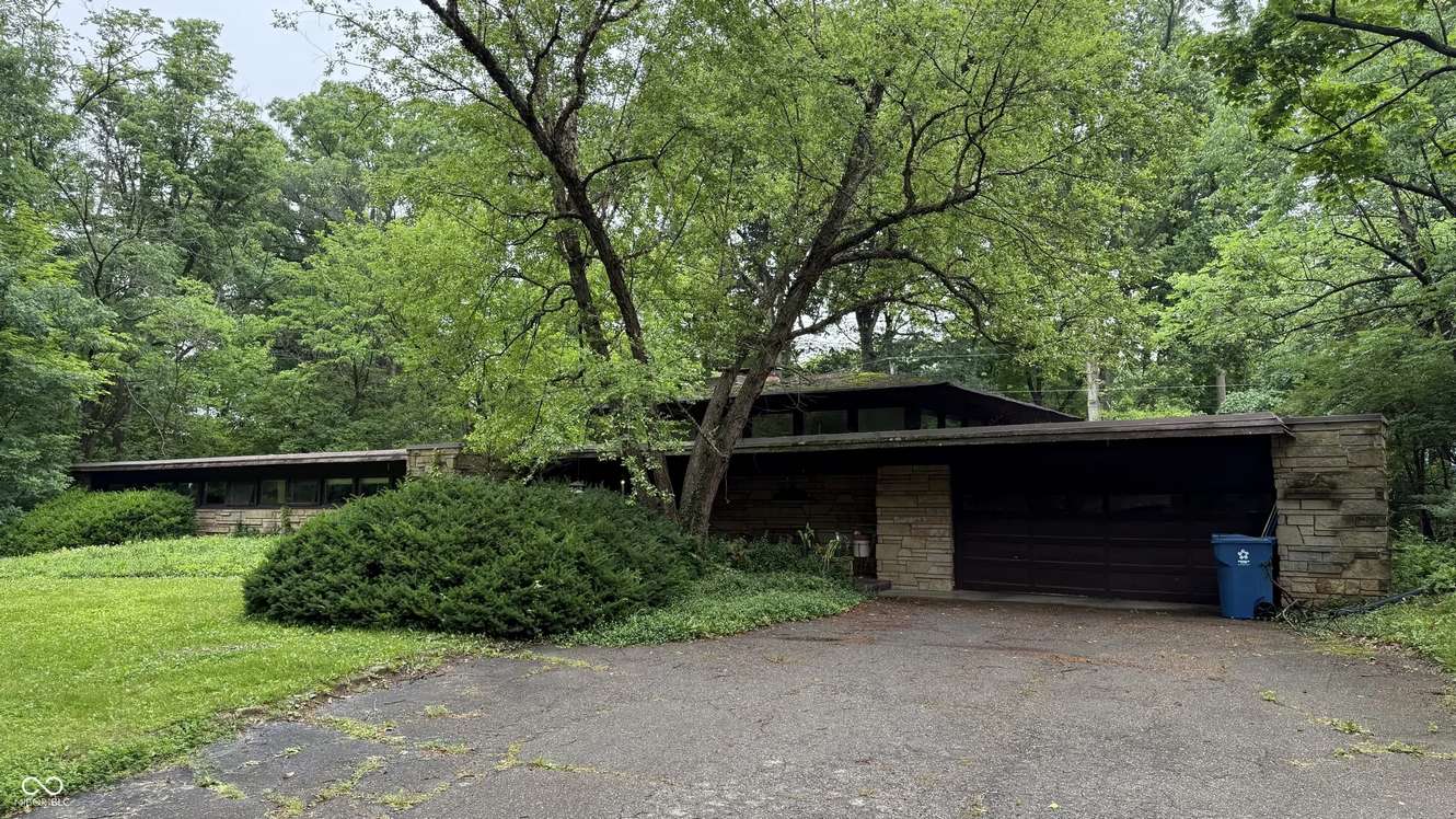 1960 Contemporary in Indianapolis, IN - Old House Dreams, image size:1330x748