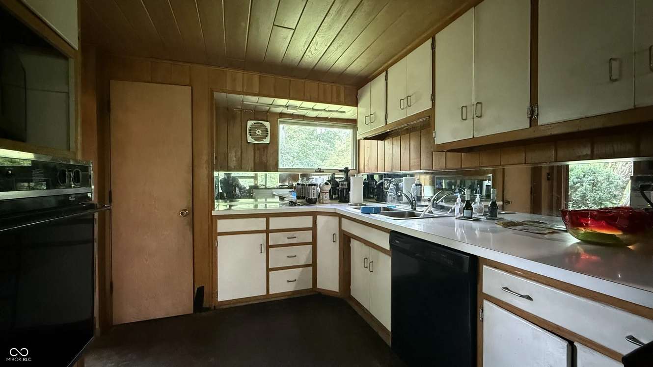 1960 Contemporary in Indianapolis, IN - Old House Dreams, image size:1330x748