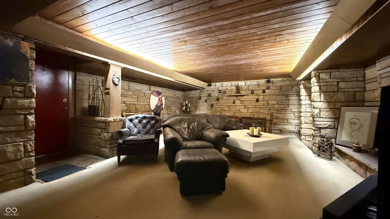 1960 Contemporary in Indianapolis, IN - Old House Dreams, image size:1330x748