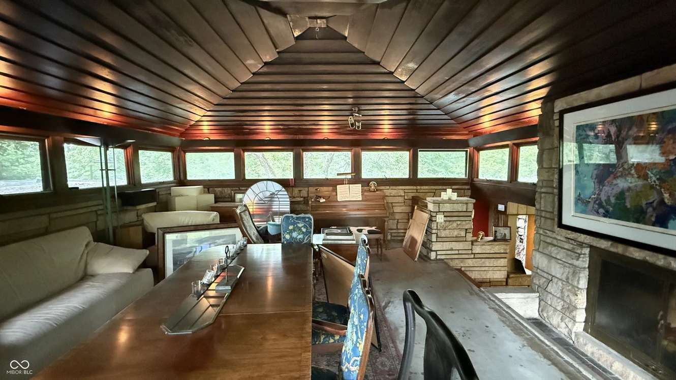 1960 Contemporary in Indianapolis, IN - Old House Dreams, image size:1330x748