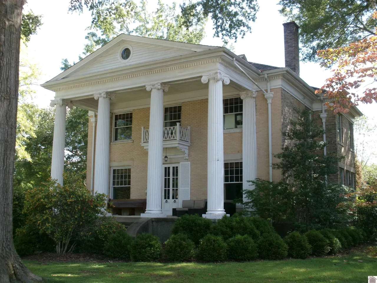Classical Style: Greek Revival Architecture - Main Street Magazine, image size:1280x960