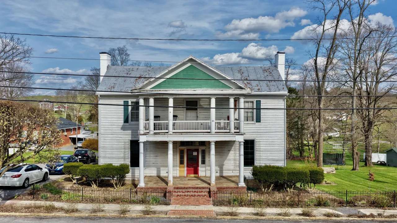 Misc: Extreme Fixer - Old House Dreams